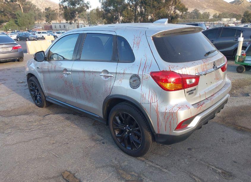 Photo 3 of 2018 Mitsubishi Outlander SPORT 2.0 LE (VIN JA4AR3AU3JZ030890)