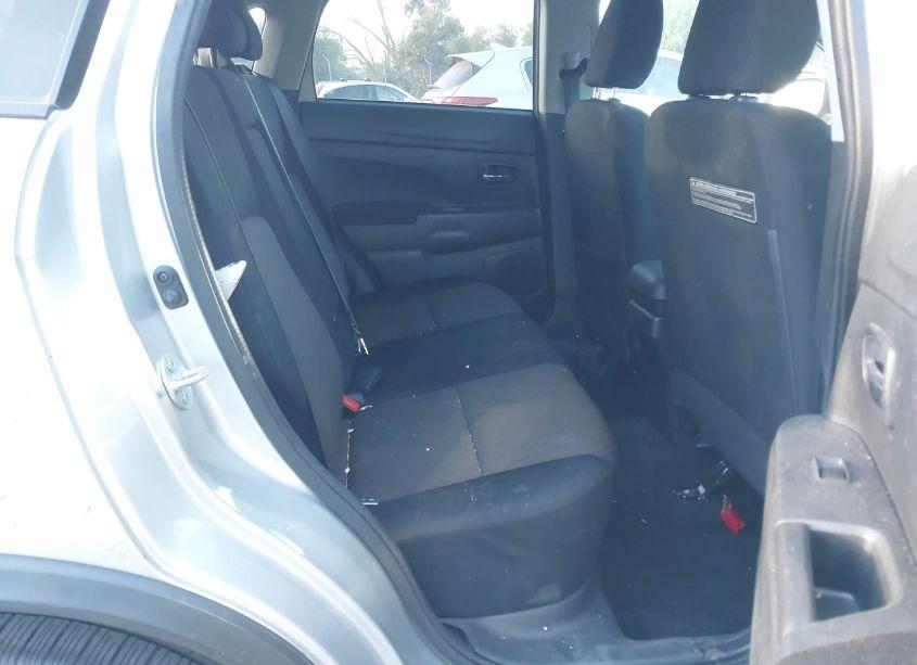 Photo 8 of 2018 Mitsubishi Outlander SPORT 2.0 LE (VIN JA4AR3AU3JZ030890)