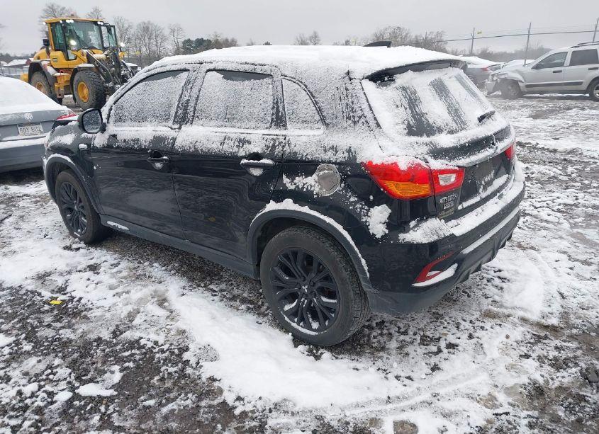 Photo 3 of 2019 Mitsubishi Outlander SPORT 2.0 LE (VIN JA4AR3AU3KU011884)