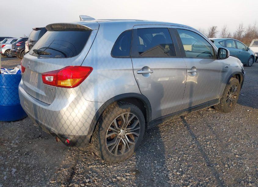 Photo 4 of 2017 Mitsubishi Outlander SPORT 2.0 ES (VIN JA4AR3AU4HZ000680)