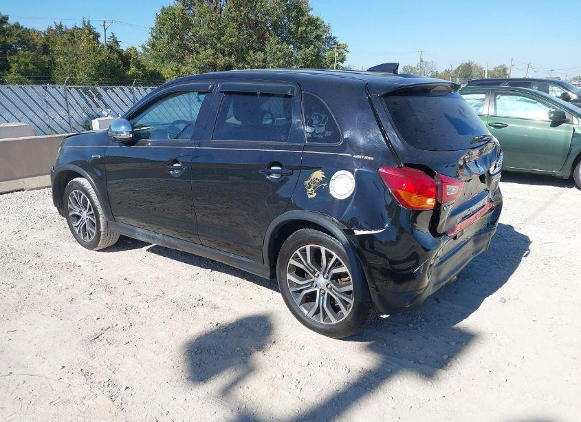 Photo 3 of 2017 Mitsubishi Outlander SPORT 2.0 ES (VIN JA4AR3AU4HZ000971)