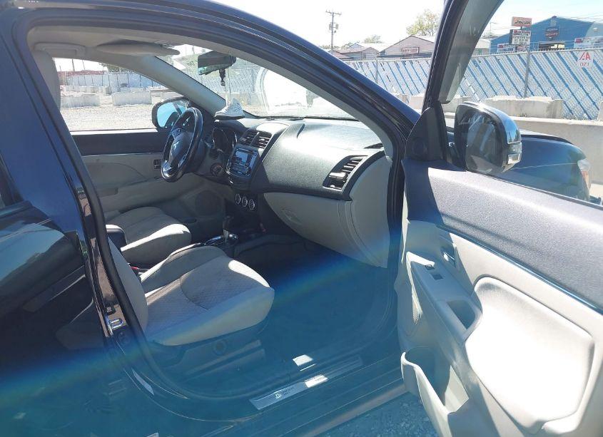 Photo 5 of 2017 Mitsubishi Outlander SPORT 2.0 ES (VIN JA4AR3AU4HZ000971)