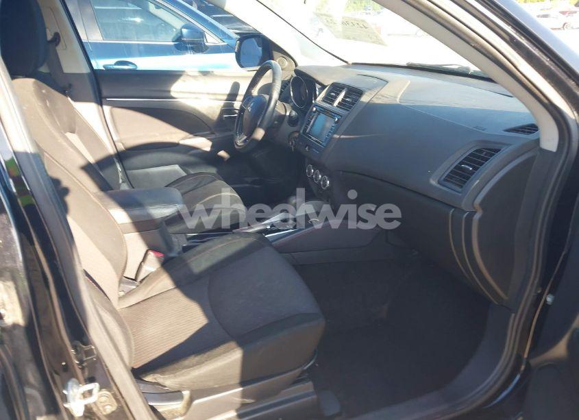 Photo 5 of 2018 Mitsubishi Outlander SPORT 2.0 LE (VIN JA4AR3AU4JU011018)