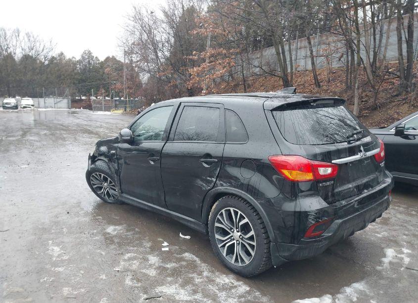 Photo 3 of 2018 Mitsubishi Outlander SPORT 2.0 ES/2.0 LE (VIN JA4AR3AU4JU022505)