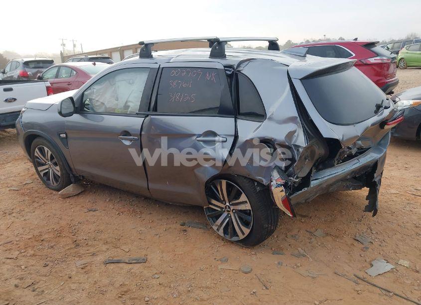 Photo 3 of 2020 Mitsubishi Outlander SPORT 2.0 BE AWC/2.0 ES AWC/2.0 SE AWC/2.0 SP AWC (VIN JA4AR3AU4LU002709)