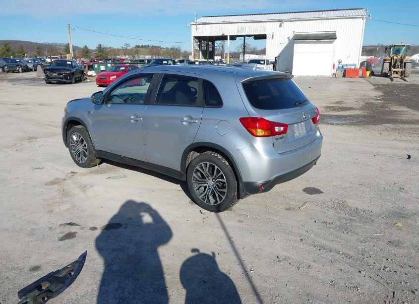 Photo 3 of 2017 Mitsubishi Outlander SPORT 2.0 ES/2.0 LE (VIN JA4AR3AU5HZ020193)