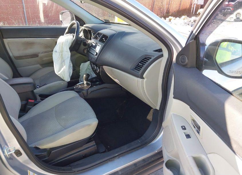 Photo 5 of 2017 Mitsubishi Outlander SPORT 2.0 ES/2.0 LE (VIN JA4AR3AU5HZ020193)