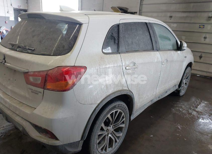 Photo 4 of 2018 Mitsubishi Outlander SPORT 2.0 ES (VIN JA4AR3AU5JZ017915)