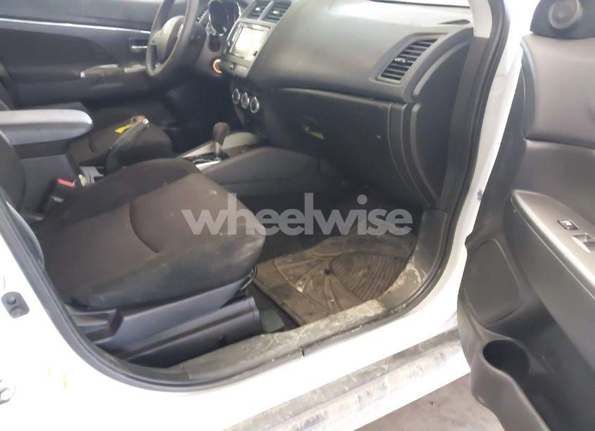 Photo 5 of 2018 Mitsubishi Outlander SPORT 2.0 ES (VIN JA4AR3AU5JZ017915)