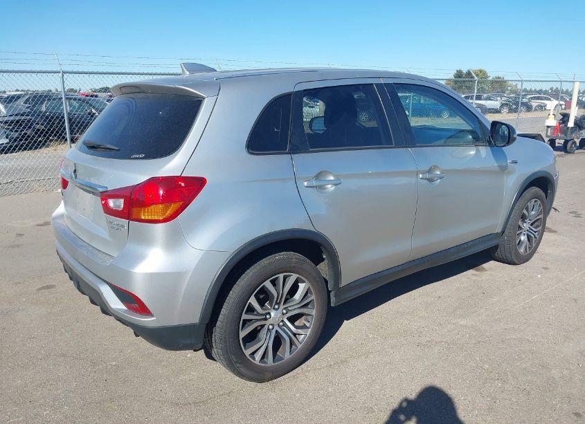 Photo 4 of 2019 Mitsubishi Outlander SPORT 2.0 LE (VIN JA4AR3AU5KU009537)