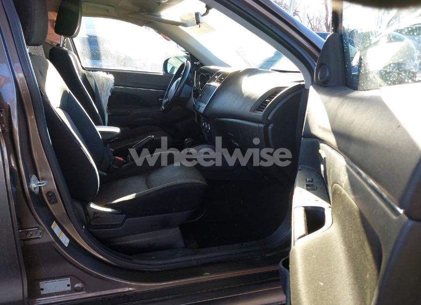 Photo 5 of 2019 Mitsubishi Outlander SPORT 2.0 LE (VIN JA4AR3AU5KU030663)