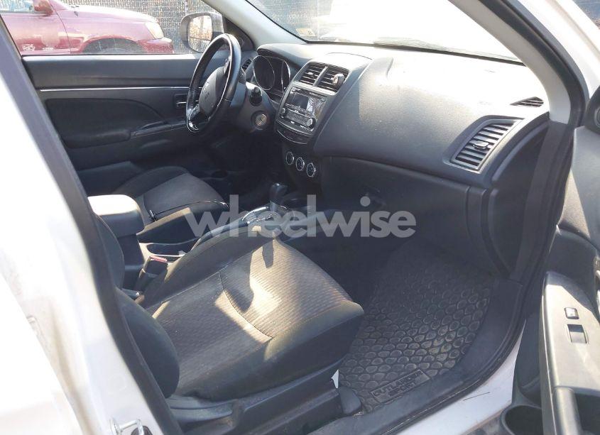 Photo 5 of 2017 Mitsubishi Outlander SPORT 2.0 ES (VIN JA4AR3AU6HZ067023)