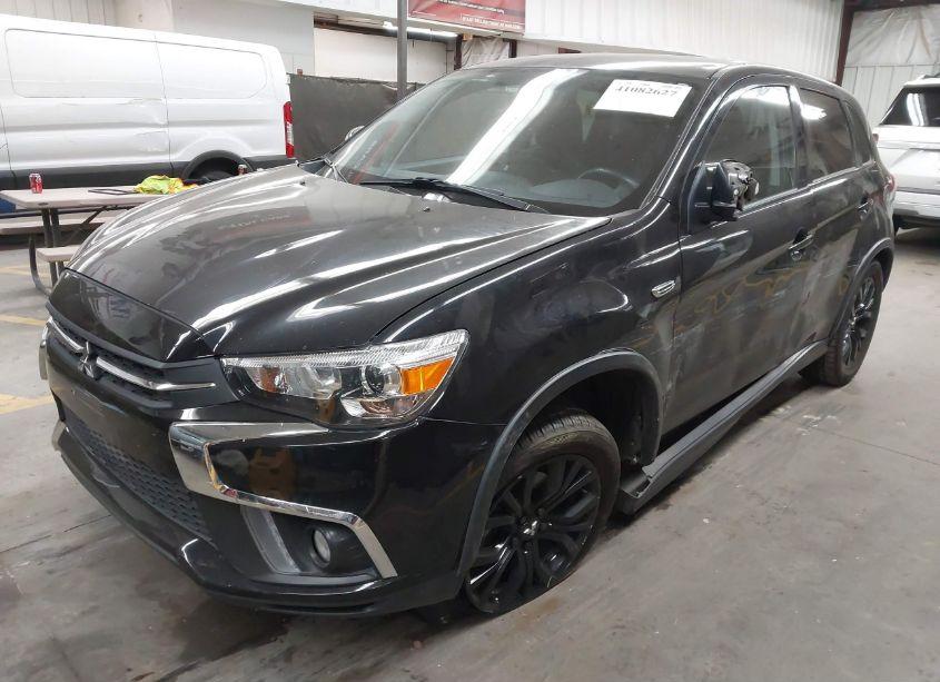 Photo 2 of 2018 Mitsubishi Outlander SPORT 2.0 LE (VIN JA4AR3AU6JZ020807)