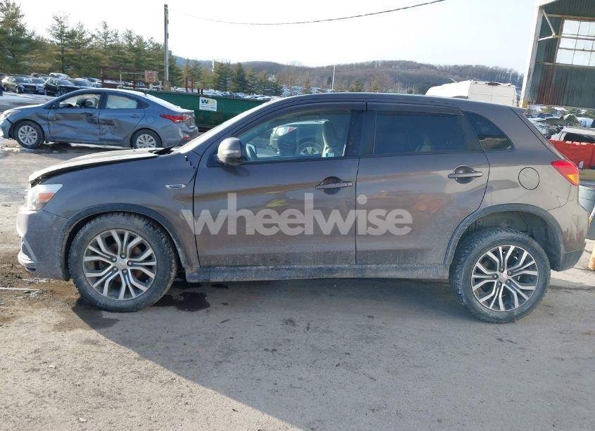 Photo 14 of 2018 Mitsubishi Outlander SPORT 2.0 ES/2.0 LE (VIN JA4AR3AU7JU020683)