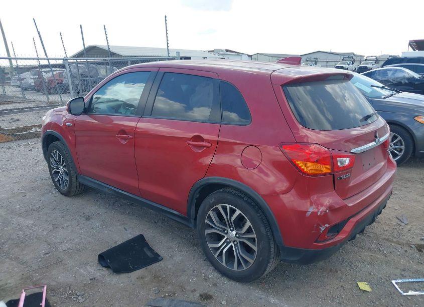 Photo 3 of 2018 Mitsubishi Outlander SPORT 2.0 ES (VIN JA4AR3AU7JZ032397)