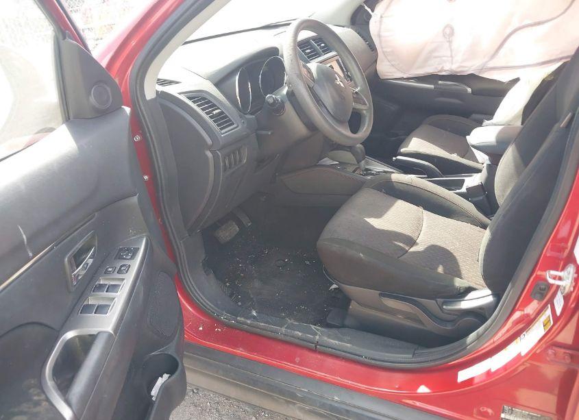 Photo 5 of 2018 Mitsubishi Outlander SPORT 2.0 ES (VIN JA4AR3AU7JZ032397)