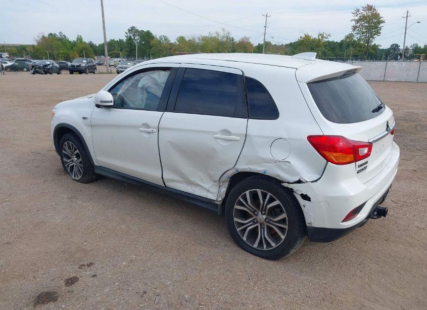 Photo 3 of 2019 Mitsubishi Outlander SPORT 2.0 ES/2.0 LE/2.0 SE/2.0 SP (VIN JA4AR3AU7KU010558)