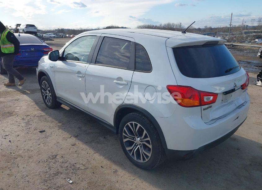 Photo 3 of 2016 Mitsubishi Outlander SPORT 2.0 ES (VIN JA4AR3AU8GZ034216)