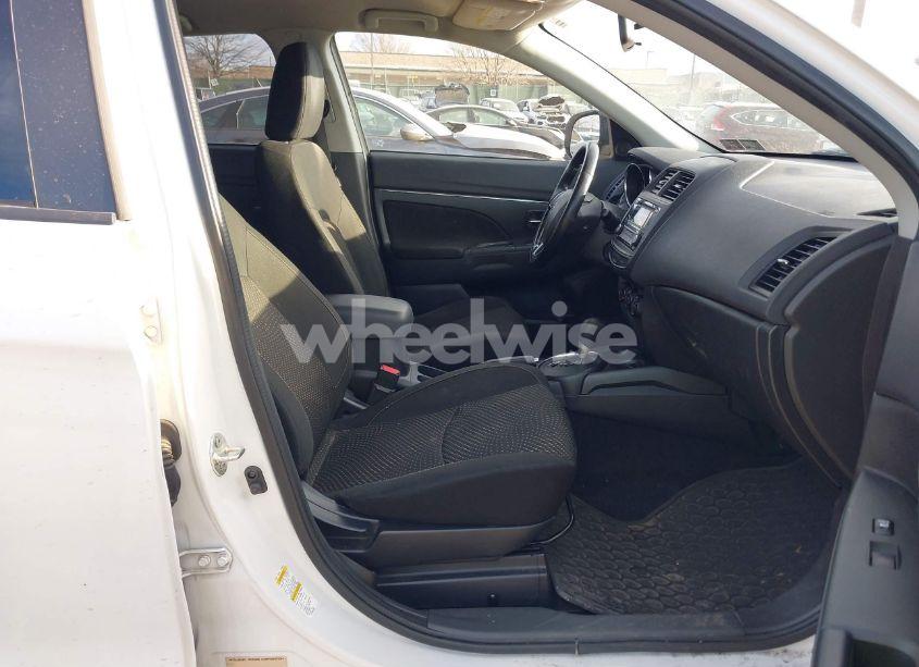 Photo 5 of 2016 Mitsubishi Outlander SPORT 2.0 ES (VIN JA4AR3AU8GZ034216)