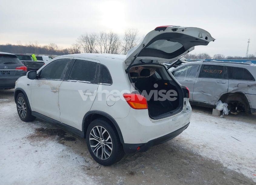 Photo 3 of 2016 Mitsubishi Outlander SPORT 2.0 ES (VIN JA4AR3AU8GZ045006)