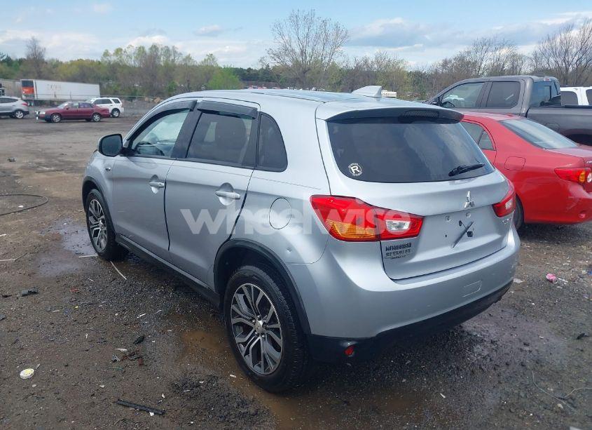 Photo 3 of 2017 Mitsubishi Outlander SPORT 2.0 ES (VIN JA4AR3AU8HZ023640)