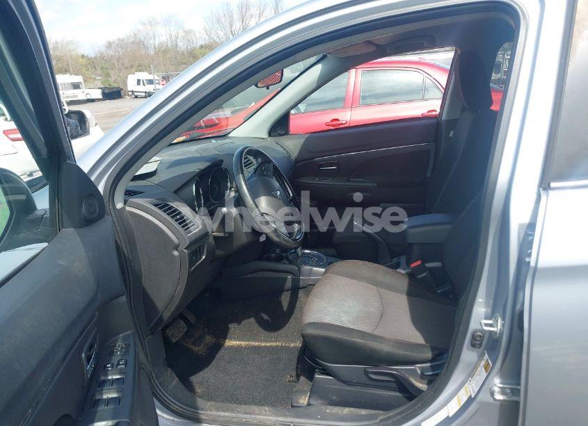 Photo 5 of 2017 Mitsubishi Outlander SPORT 2.0 ES (VIN JA4AR3AU8HZ023640)