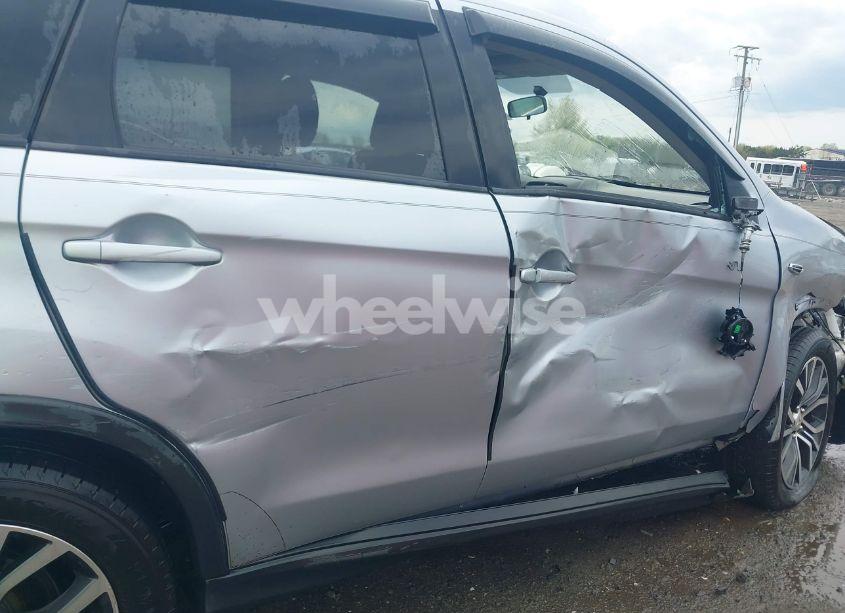 Photo 6 of 2017 Mitsubishi Outlander SPORT 2.0 ES (VIN JA4AR3AU8HZ023640)