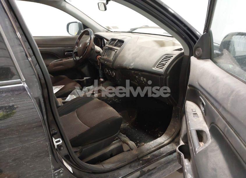 Photo 5 of 2018 Mitsubishi Outlander SPORT 2.0 LE (VIN JA4AR3AU8JU005769)