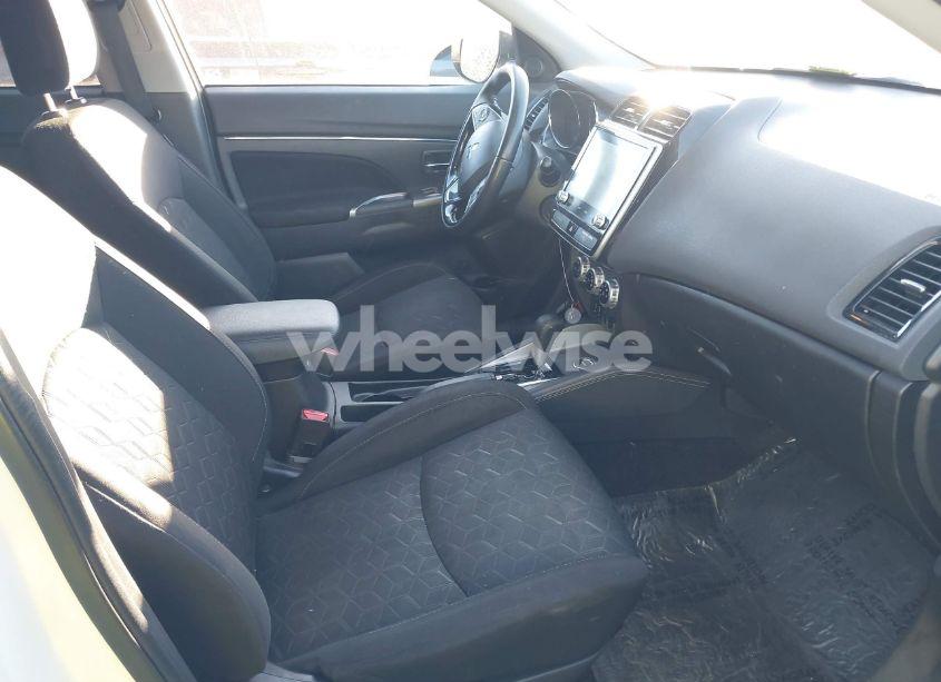 Photo 5 of 2020 Mitsubishi Outlander SPORT 2.0 BE AWC/2.0 ES AWC/2.0 SE AWC/2.0 SP AWC (VIN JA4AR3AU8LU029203)