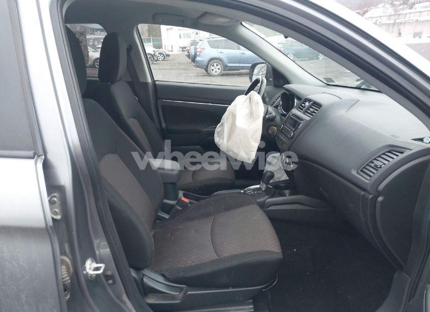 Photo 5 of 2017 Mitsubishi Outlander SPORT 2.0 ES (VIN JA4AR3AU9HZ009519)
