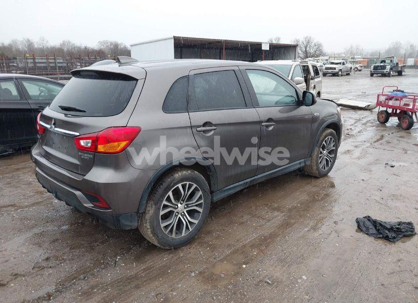 Photo 4 of 2018 Mitsubishi Outlander SPORT 2.0 ES/2.0 LE (VIN JA4AR3AU9JU017574)