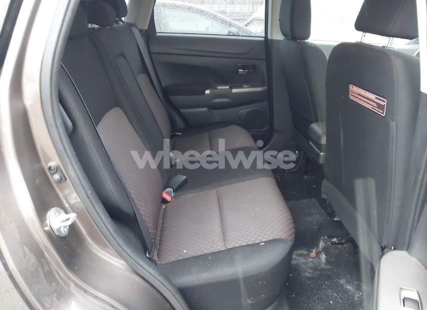 Photo 8 of 2018 Mitsubishi Outlander SPORT 2.0 ES/2.0 LE (VIN JA4AR3AU9JU017574)