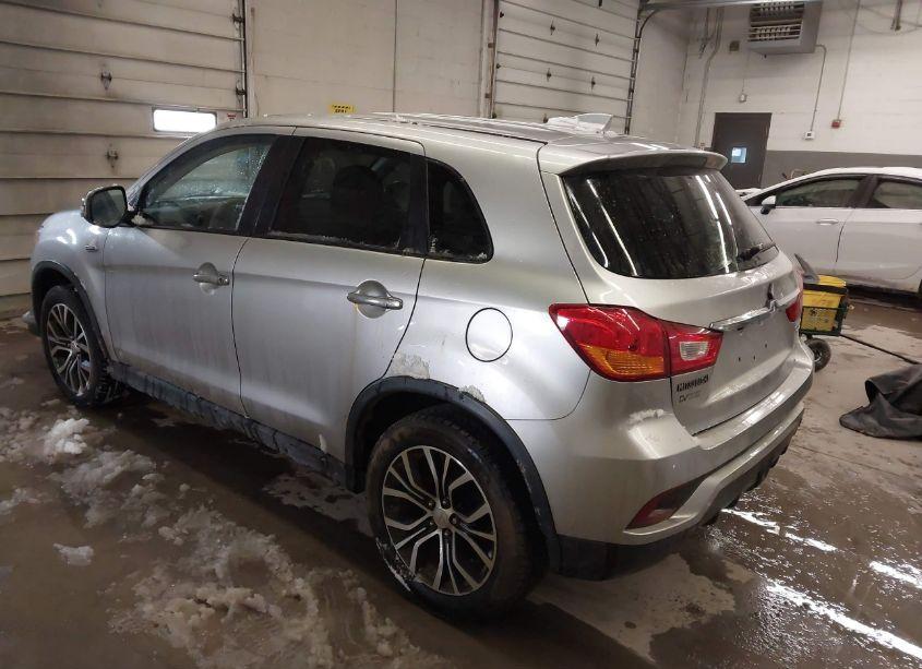 Photo 3 of 2018 Mitsubishi Outlander SPORT 2.0 ES (VIN JA4AR3AU9JZ029856)
