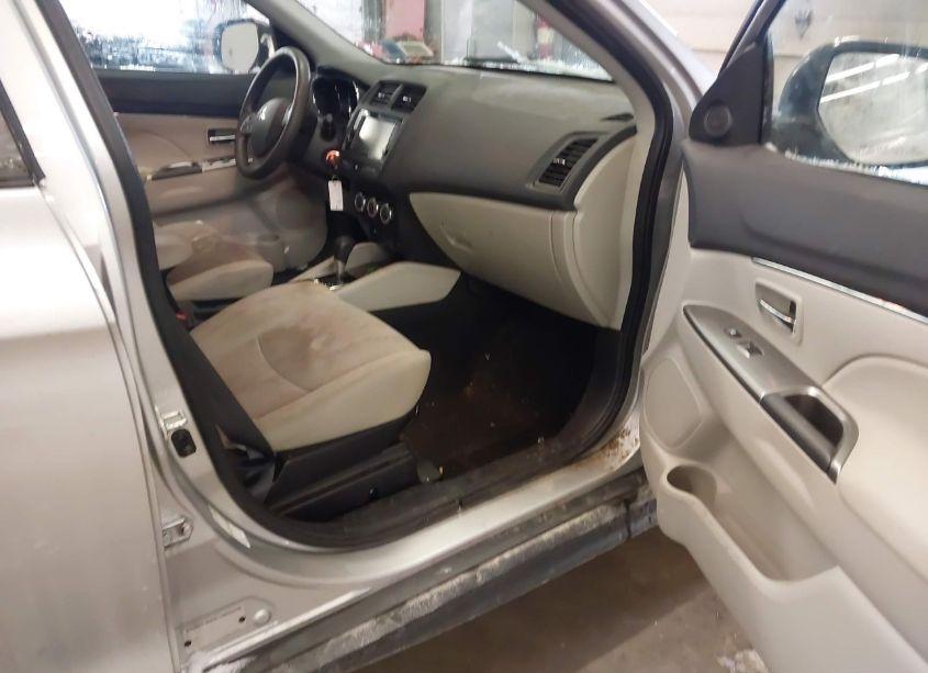 Photo 5 of 2018 Mitsubishi Outlander SPORT 2.0 ES (VIN JA4AR3AU9JZ029856)