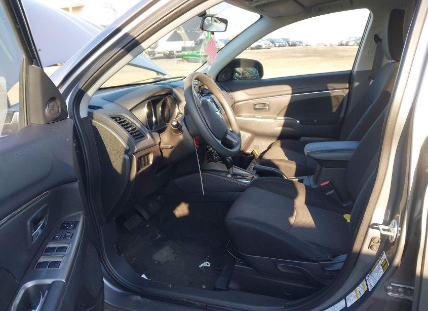 Photo 5 of 2019 Mitsubishi Outlander SPORT 2.0 ES (VIN JA4AR3AU9KU009878)