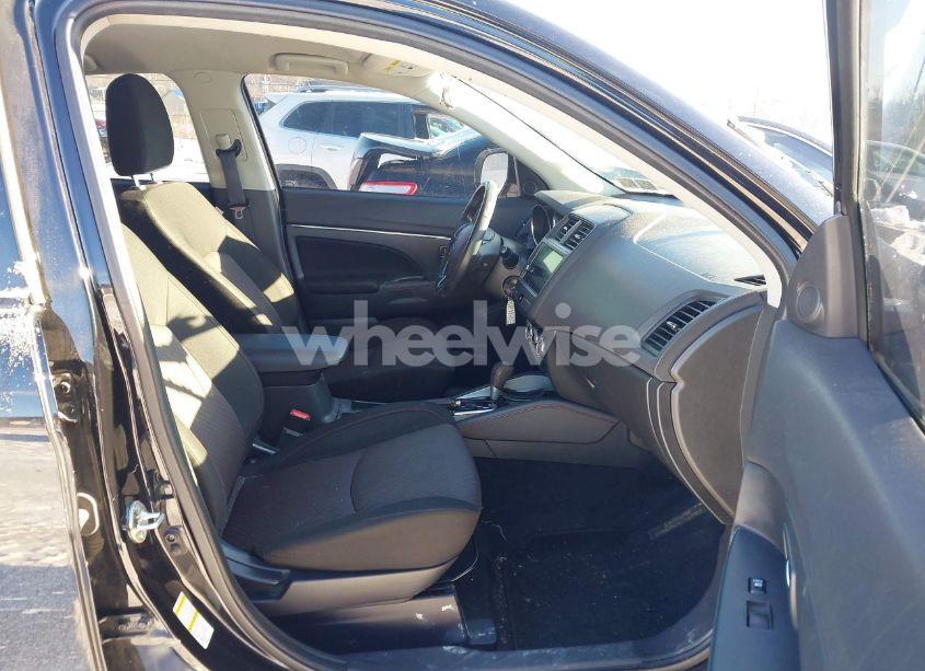 Photo 5 of 2019 Mitsubishi Outlander SPORT 2.0 LE (VIN JA4AR3AU9KU025689)