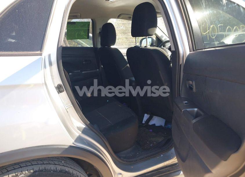 Photo 8 of 2019 Mitsubishi Outlander SPORT 2.0 ES/2.0 LE/2.0 SE/2.0 SP (VIN JA4AR3AUXKU005726)