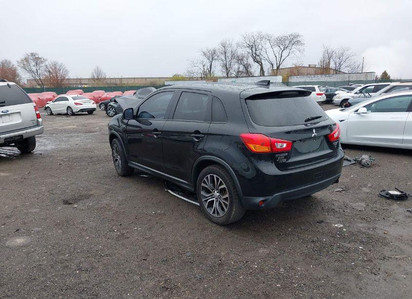 Photo 3 of 2017 Mitsubishi Outlander SPORT 2.4 SE (VIN JA4AR3AW1HZ022704)