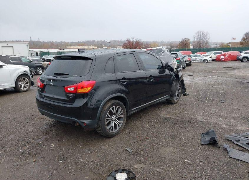 Photo 4 of 2017 Mitsubishi Outlander SPORT 2.4 SE (VIN JA4AR3AW1HZ022704)
