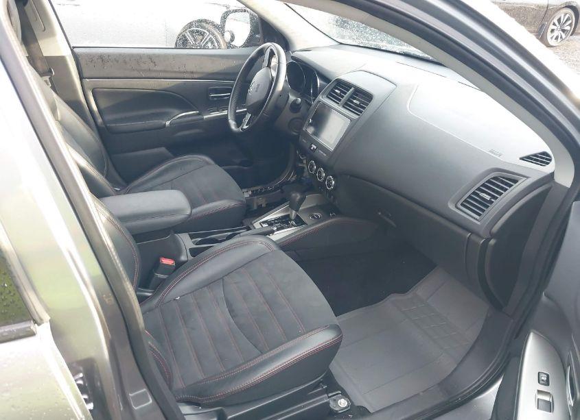 Photo 5 of 2018 Mitsubishi Outlander SPORT 2.4 SE (VIN JA4AR3AW2JU001749)
