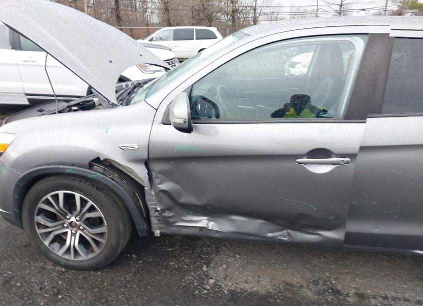 Photo 6 of 2018 Mitsubishi Outlander SPORT 2.4 SE (VIN JA4AR3AW2JU001749)