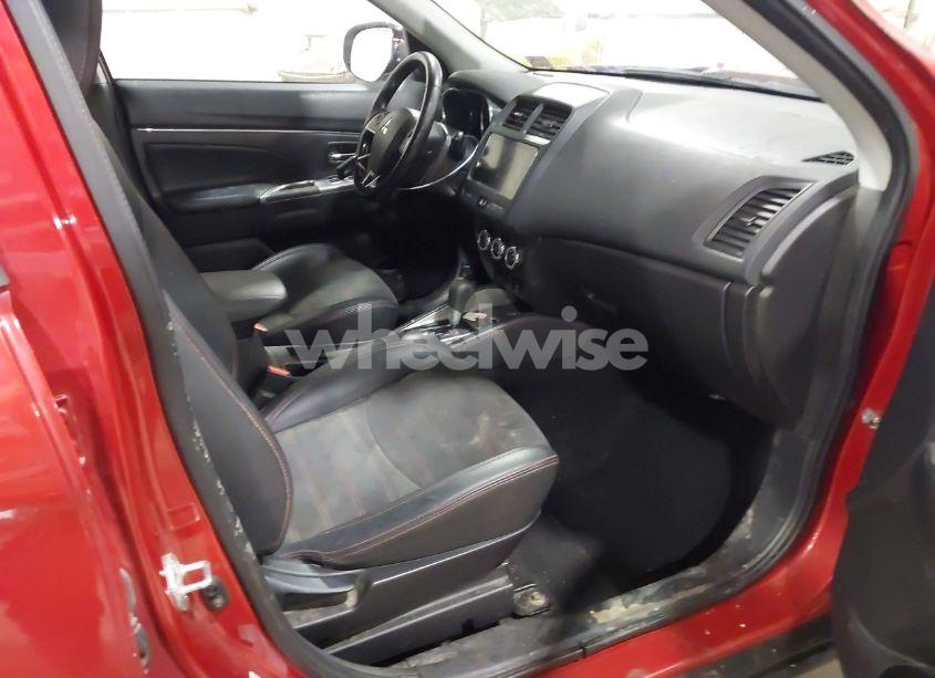 Photo 5 of 2018 Mitsubishi Outlander SPORT 2.4 SE (VIN JA4AR3AW2JZ033877)