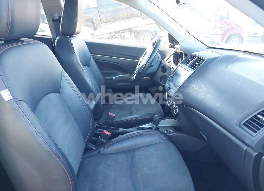 Photo 5 of 2018 Mitsubishi Outlander SPORT 2.4 SE (VIN JA4AR3AW2JZ034012)