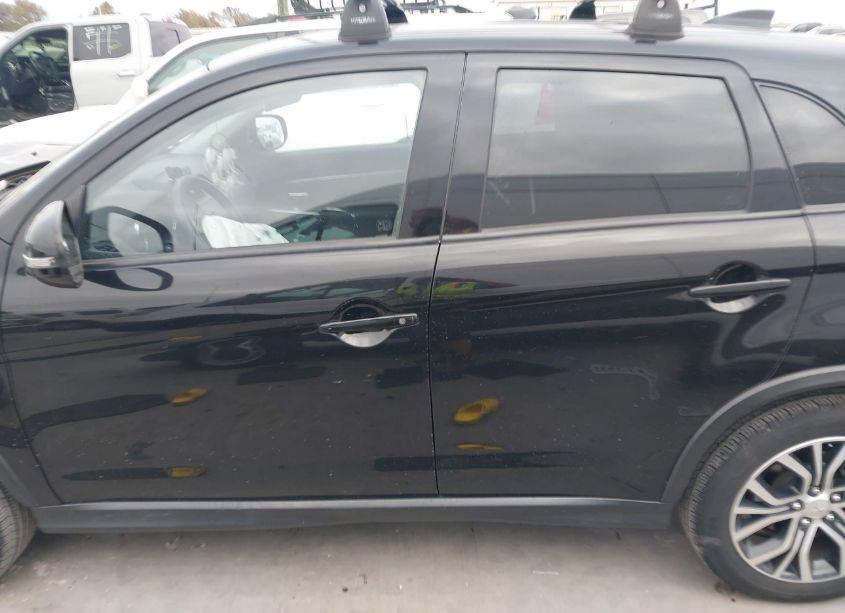 Photo 14 of 2018 Mitsubishi Outlander SPORT 2.4 SE (VIN JA4AR3AW3JU017801)
