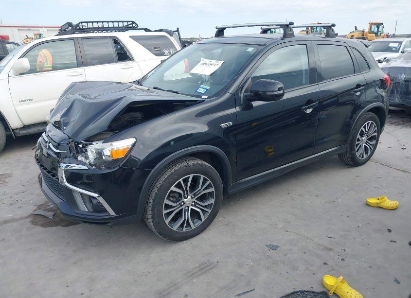 Photo 2 of 2018 Mitsubishi Outlander SPORT 2.4 SE (VIN JA4AR3AW3JU017801)