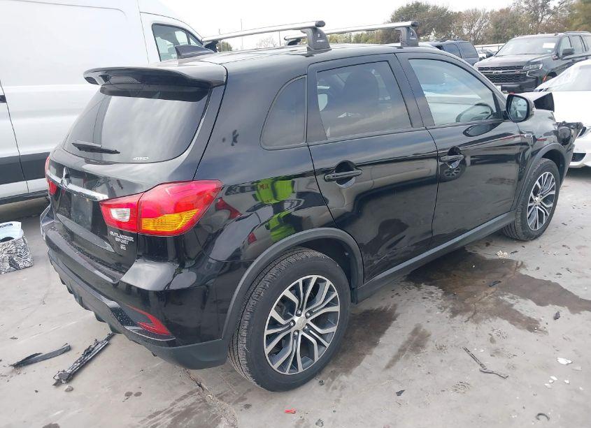 Photo 4 of 2018 Mitsubishi Outlander SPORT 2.4 SE (VIN JA4AR3AW3JU017801)