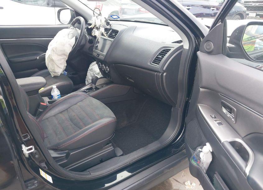 Photo 5 of 2018 Mitsubishi Outlander SPORT 2.4 SE (VIN JA4AR3AW3JU017801)