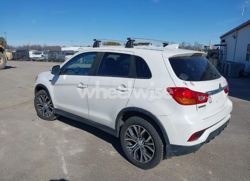 Photo 3 of 2018 Mitsubishi Outlander SPORT 2.4 SE (VIN JA4AR3AW3JZ012259)