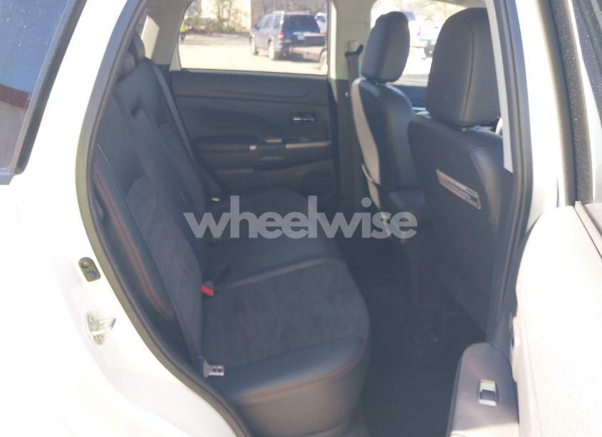 Photo 8 of 2018 Mitsubishi Outlander SPORT 2.4 SE (VIN JA4AR3AW3JZ012259)