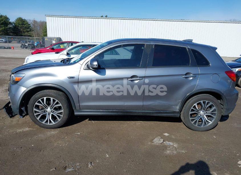 Photo 15 of 2018 Mitsubishi Outlander SPORT 2.4 SE (VIN JA4AR3AW4JZ034691)